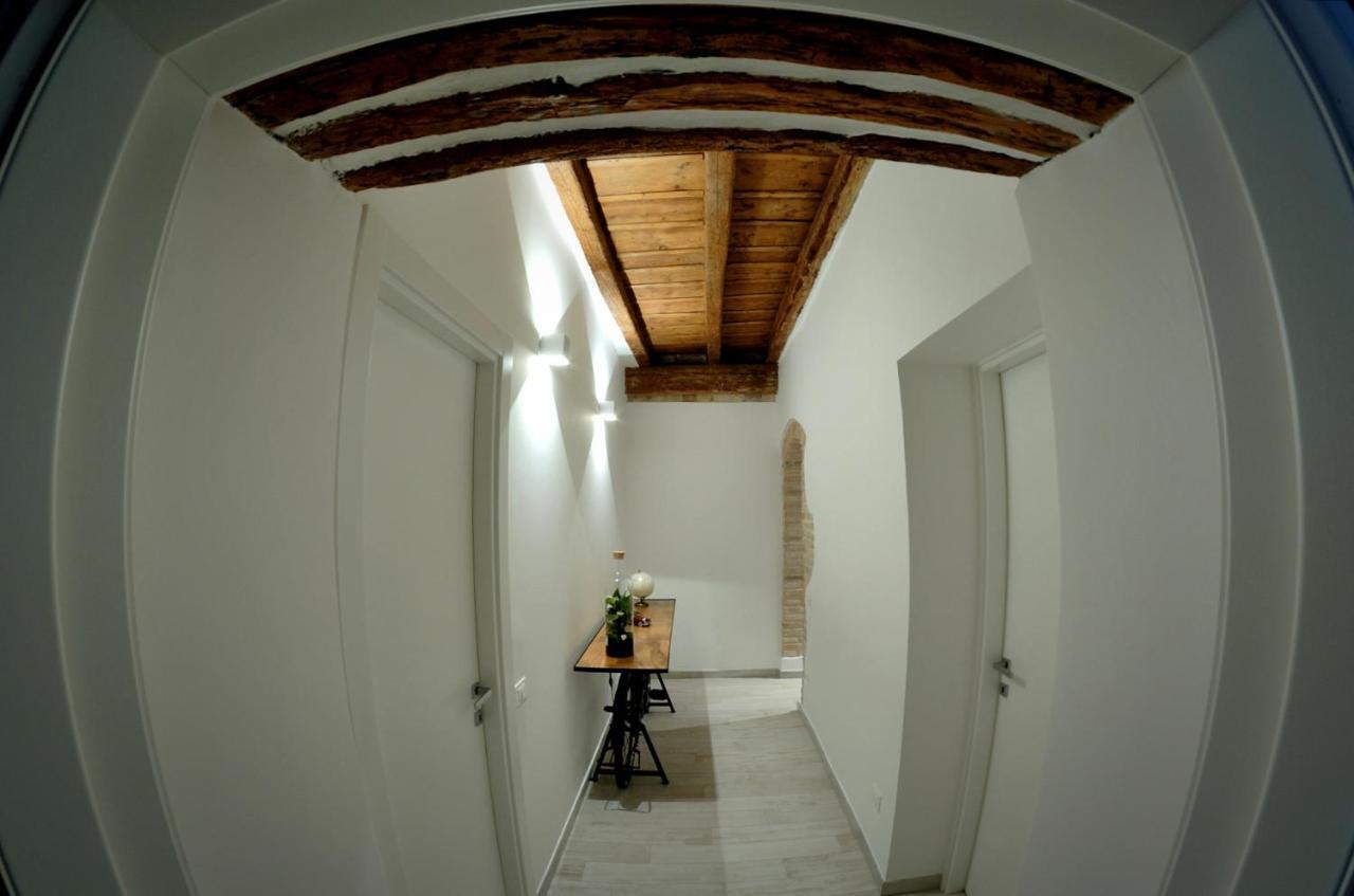 B&B Del Corso โลเรโต ภายนอก รูปภาพ